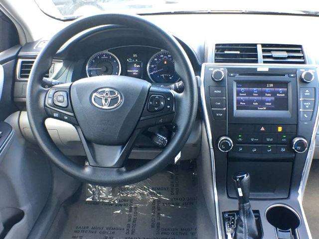 Toyota Camry 2017 photo 18